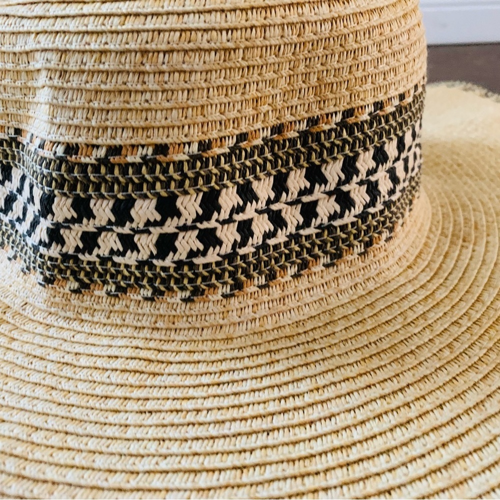 Joe Boxer hat - Picture 4 of 7